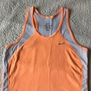 Lightweight workout tank Nike dri fit